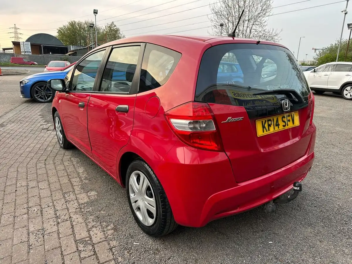 2014-honda-jazz-12-s-big-7