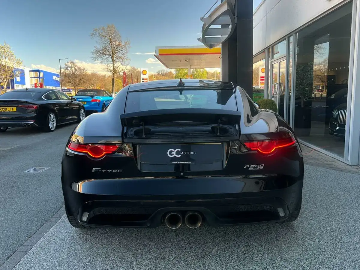 2021-jaguar-f-type-big-65