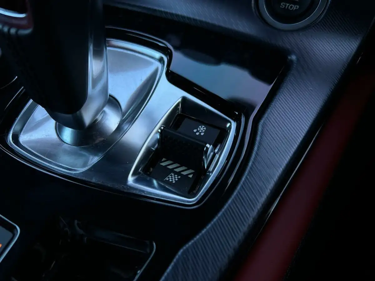 2021-jaguar-f-type-big-37