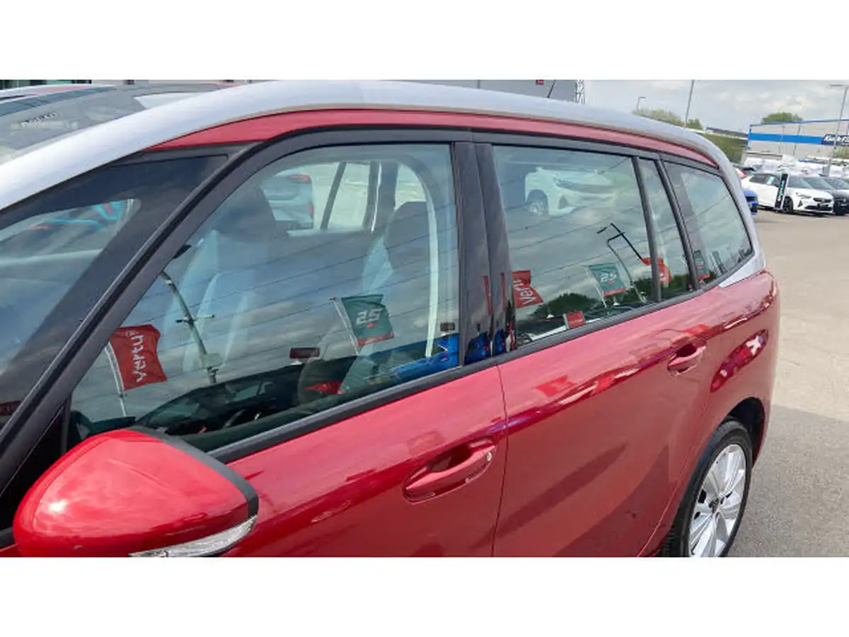 2016-citroen-grand-c4-picasso-16bluehdi-feel-eat6-big-53