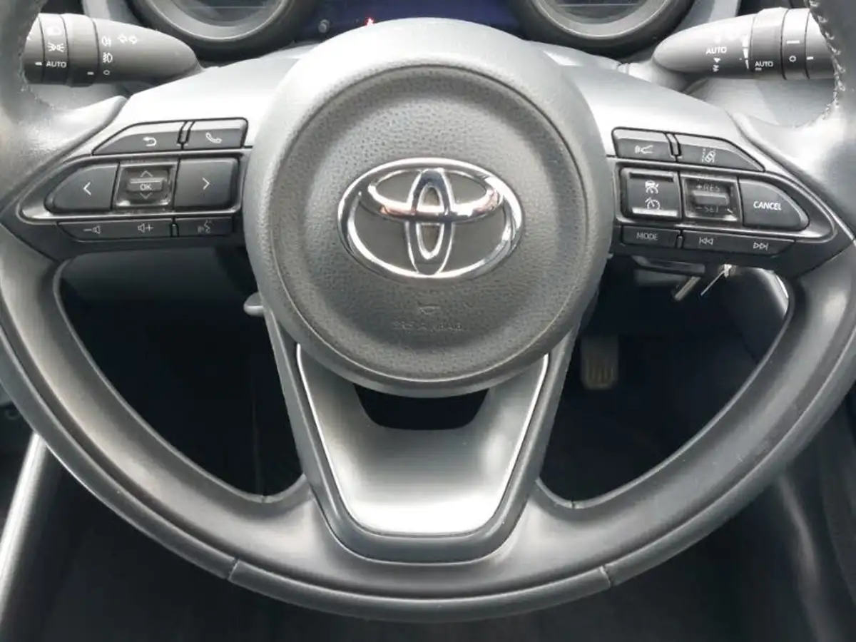 2022-toyota-yaris-15-vvt-i-design-big-15