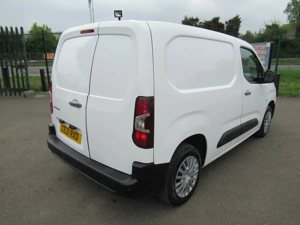2021-citroen-berlingo-15bluehdi-650-enterprise-ss-big-12