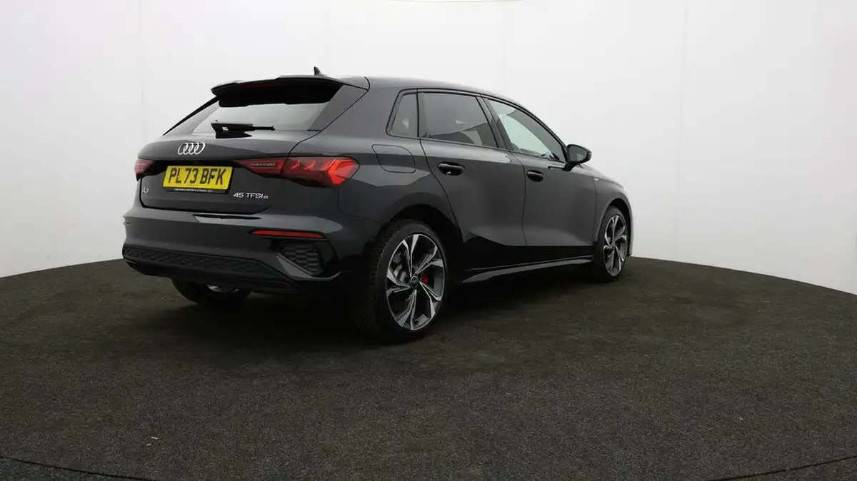 2023-audi-a3-14-45-tfsi-e-s-line-competition-big-78