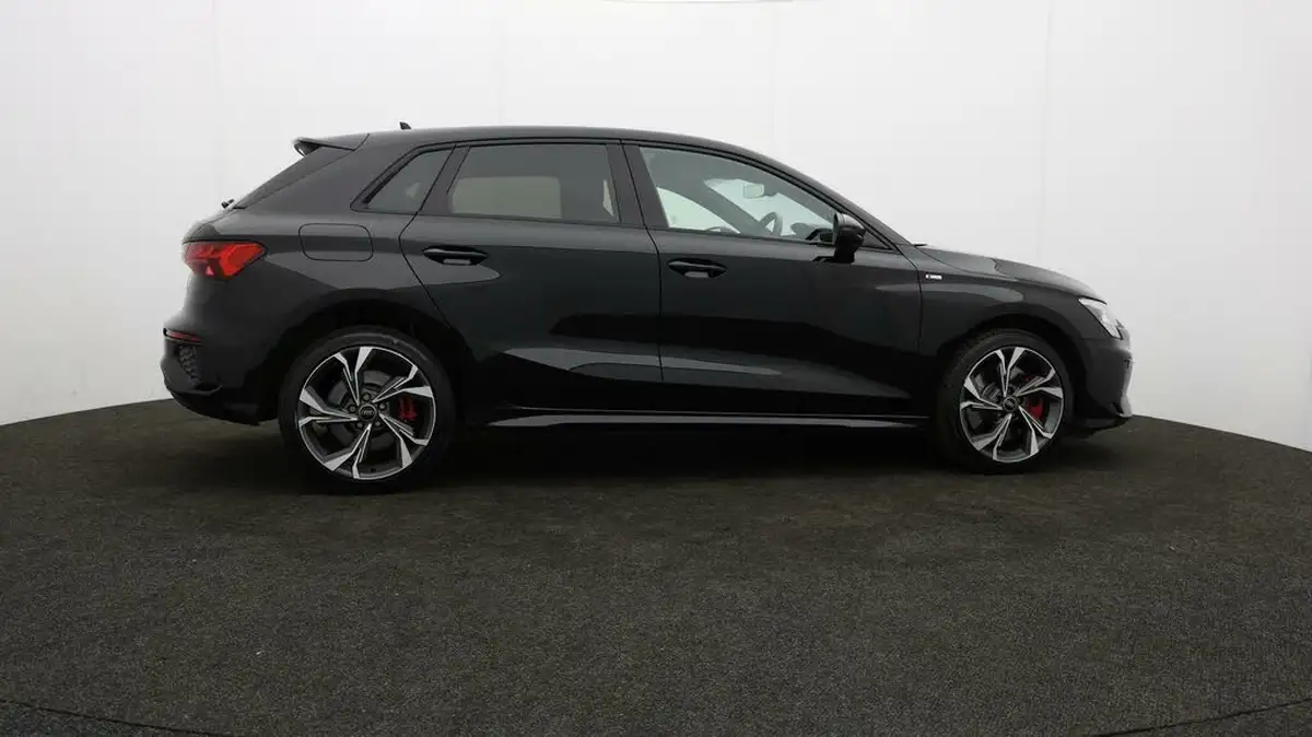 2023-audi-a3-14-45-tfsi-e-s-line-competition-big-26
