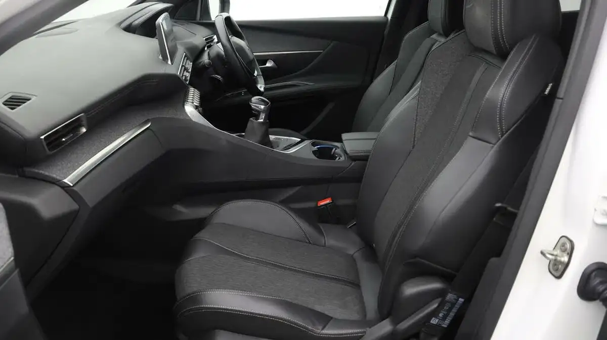 2019-peugeot-3008-suv-12-puretech-gt-line-big-13