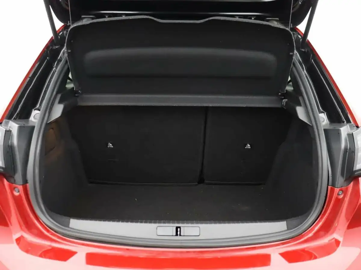 2024-peugeot-208-12-puretech-gt-136ps-hybrid-e-dsc6-big-10