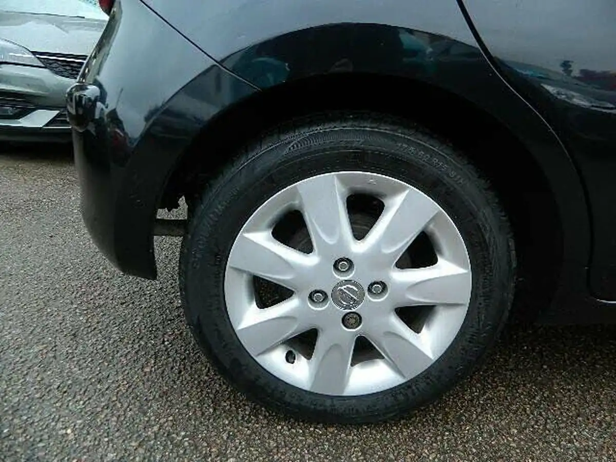 2013-nissan-micra-12-tekna-79bhp-big-18