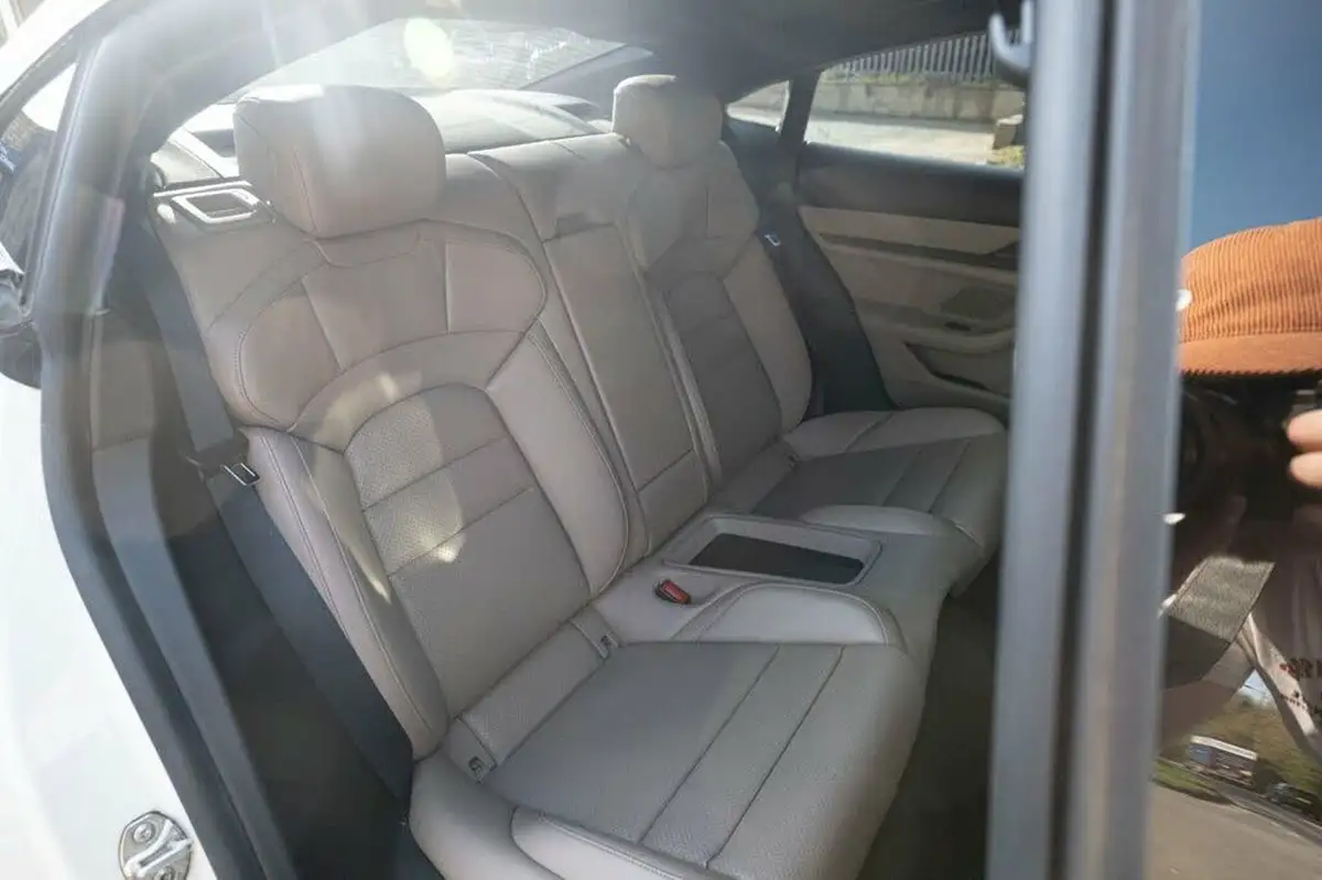 2021-porsche-taycan-e-4s-571ps-performance-battery-plus-big-30