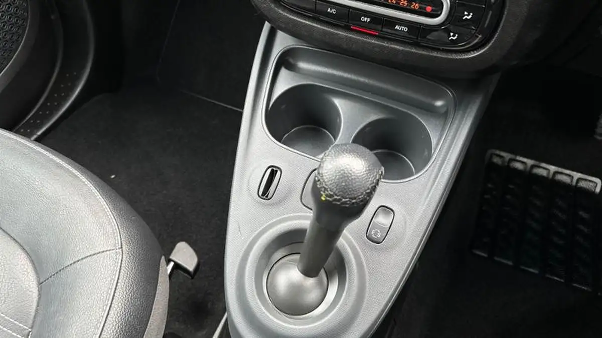 2019-smart-fortwo-10-prime-premium-coupe-twinamic-big-11