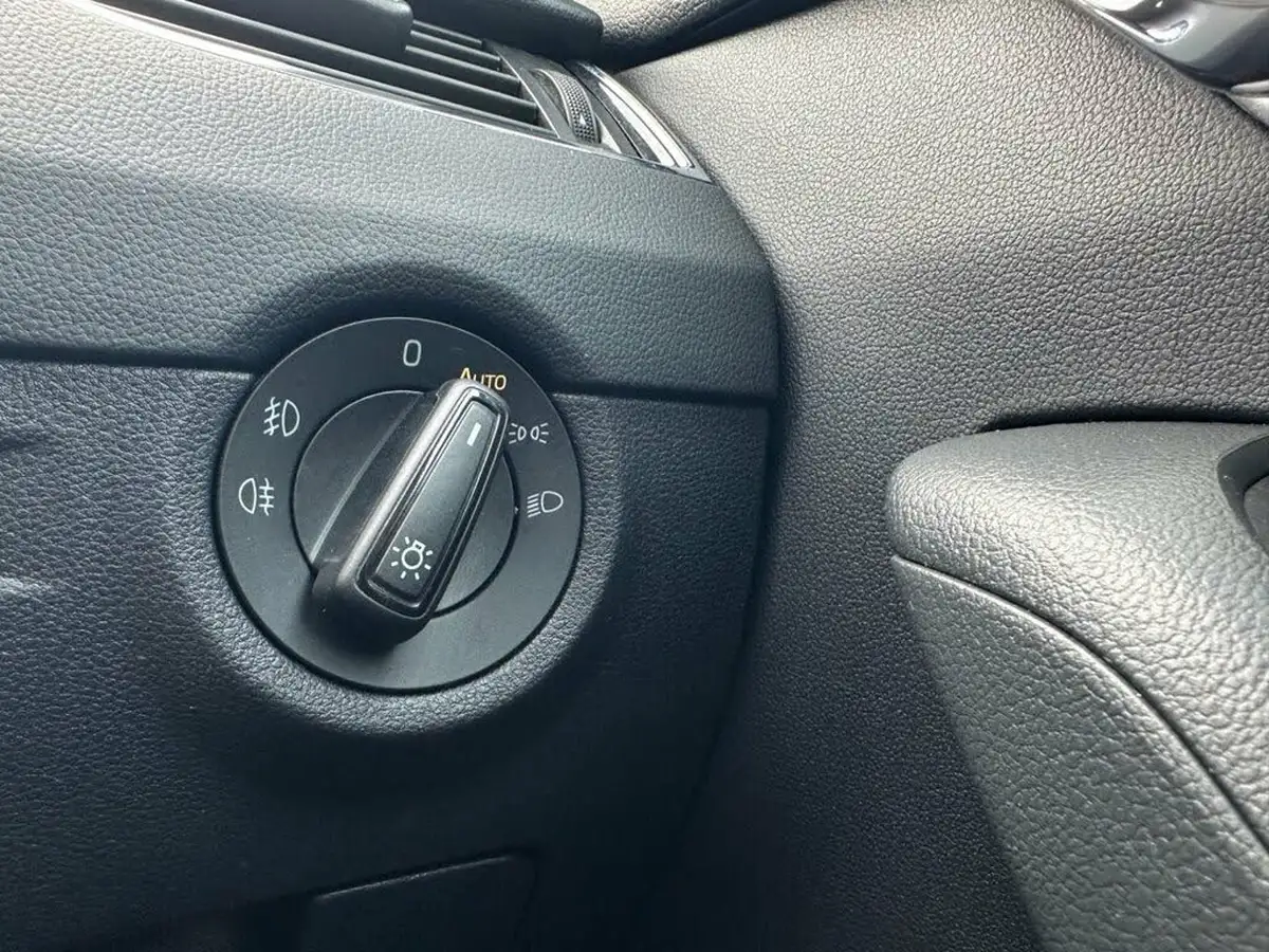 2019-skoda-octavia-15-tsi-se-technology-act-estate-big-11