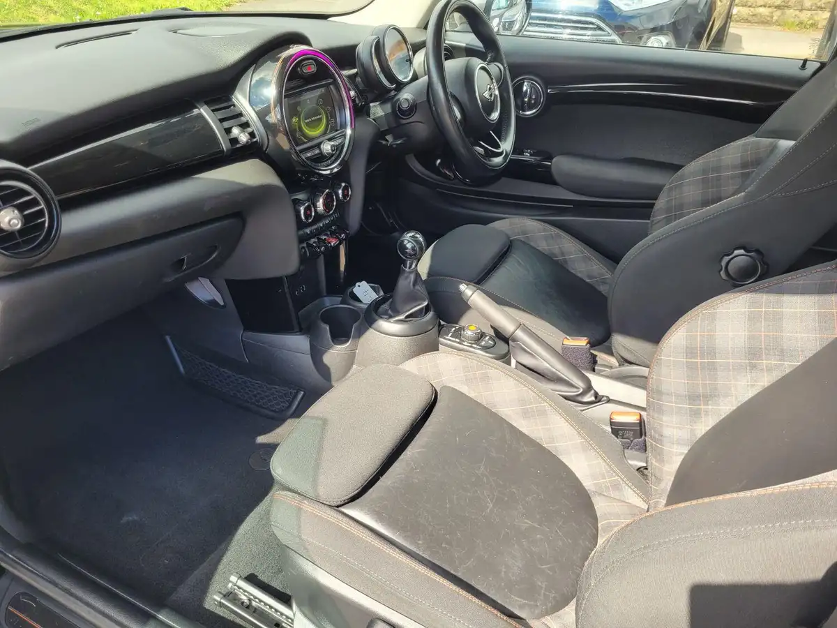 2017-mini-cooper-15-cooper-seven-chili-3d-big-11