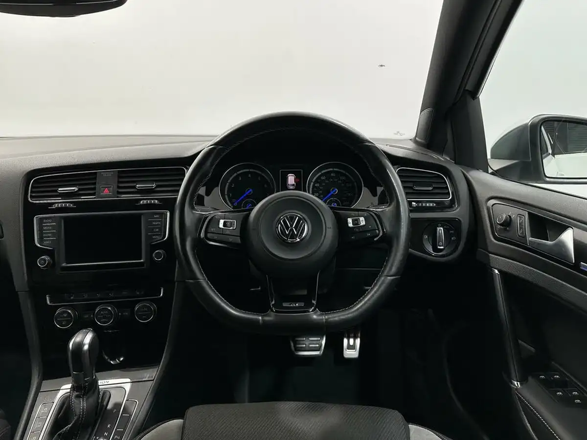 2016-volkswagen-golf-20-tsi-r-4x4-bmtss-estate-5d-dsg-big-10