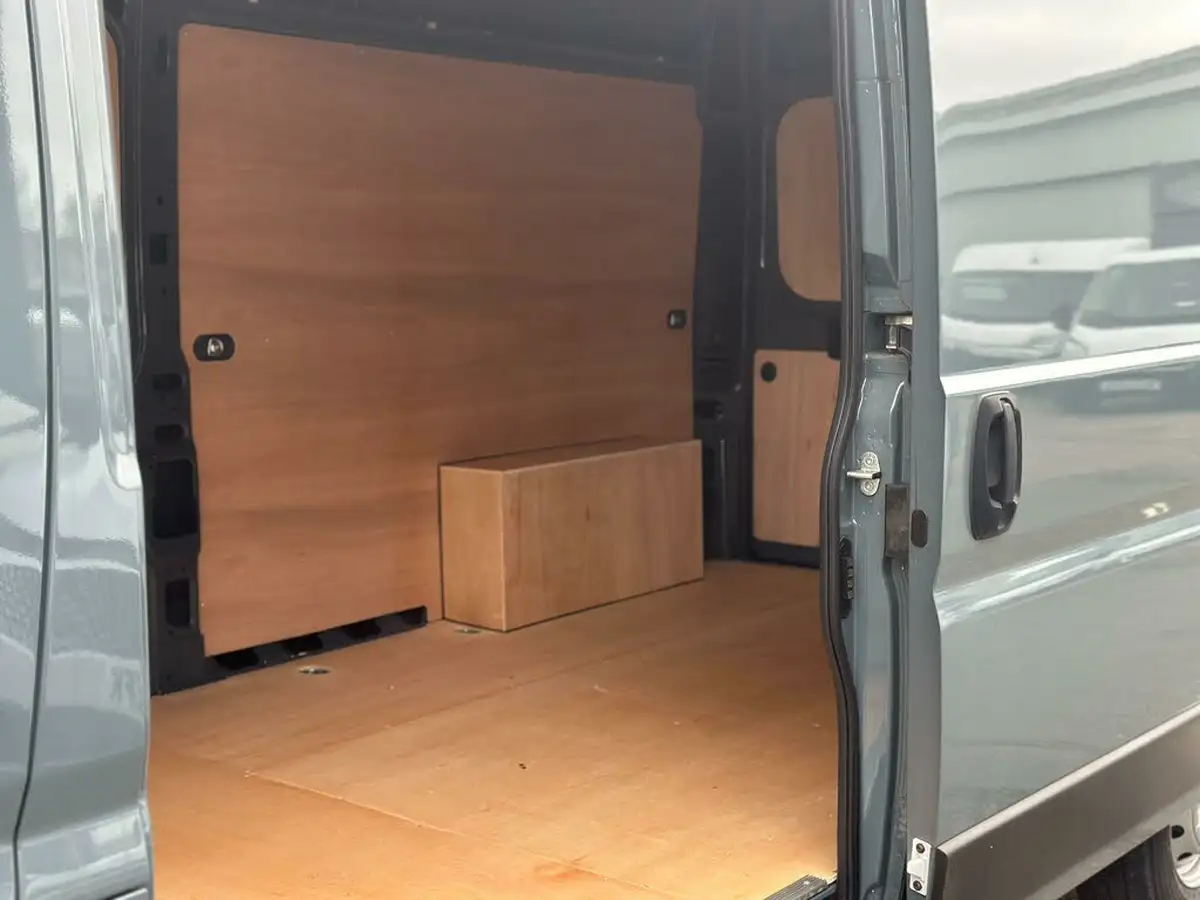 2023-citroen-relay-22bluehdi-35-l3h2-enterprise-edition-panel-big-16