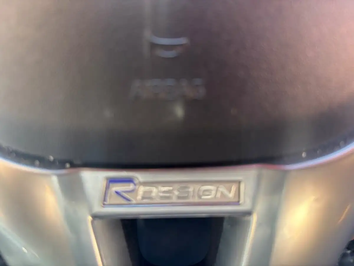 2013-volvo-v60-16td-d2-r-design-nav-big-38