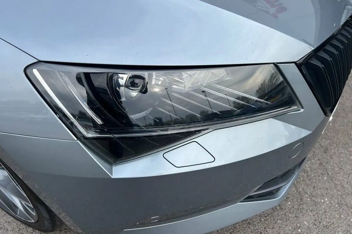2018-skoda-superb-20-tsi-sportline-220ps-ss-hatchback-big-23