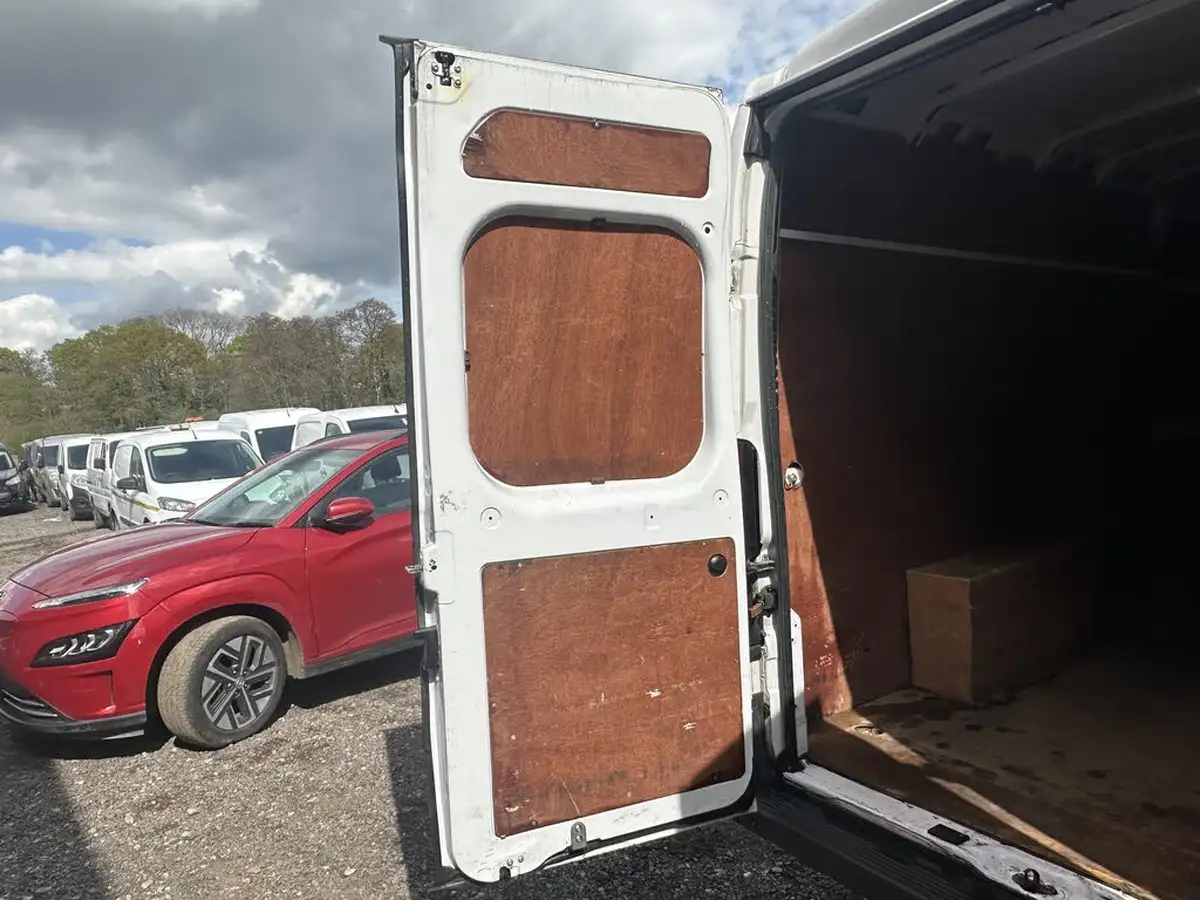 2021-citroen-relay-22bluehdi-35-l4h2-heavy-enterprise-140eu6dt-big-5