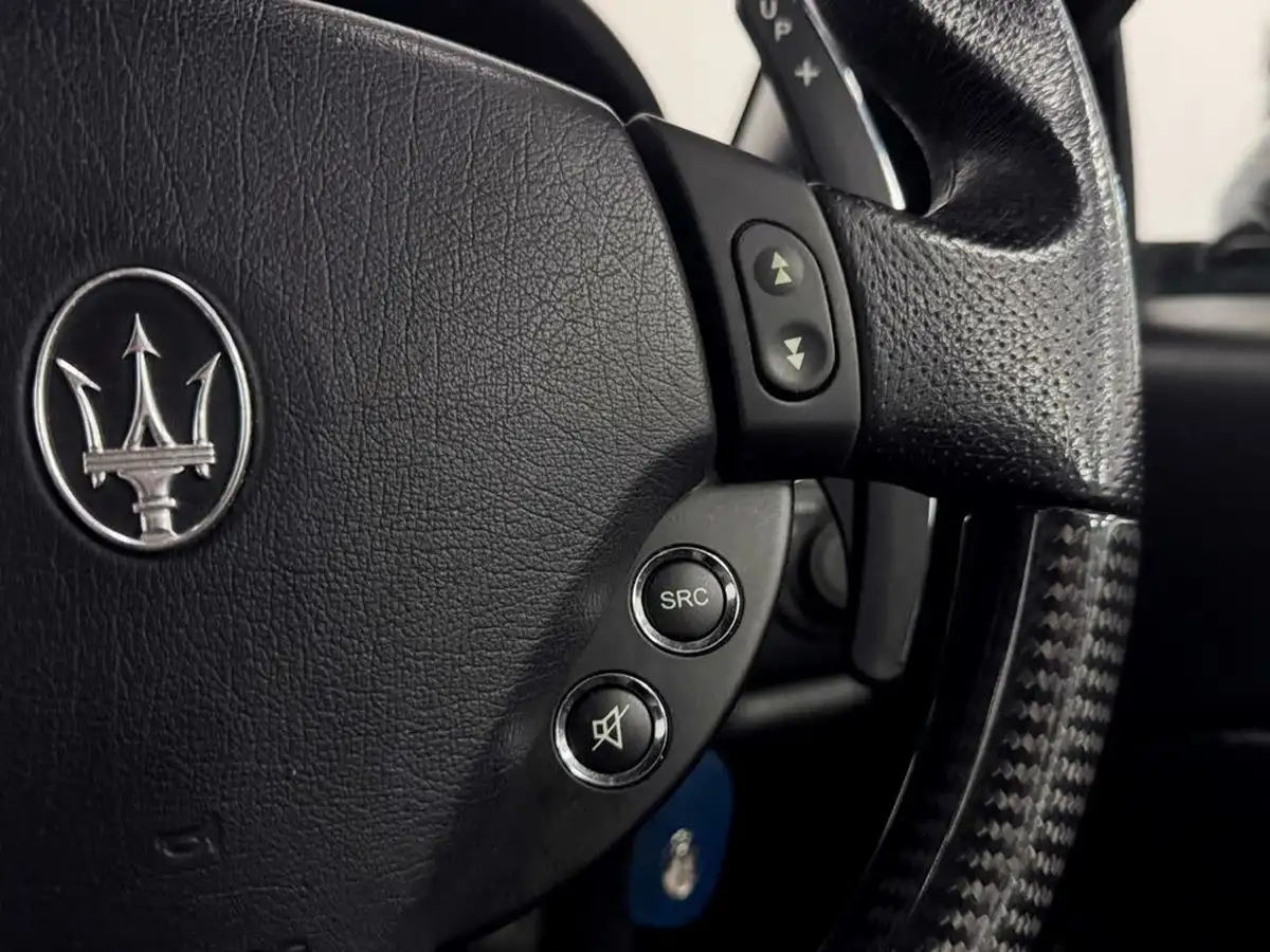 2015-maserati-grancabrio-47-sport-big-21