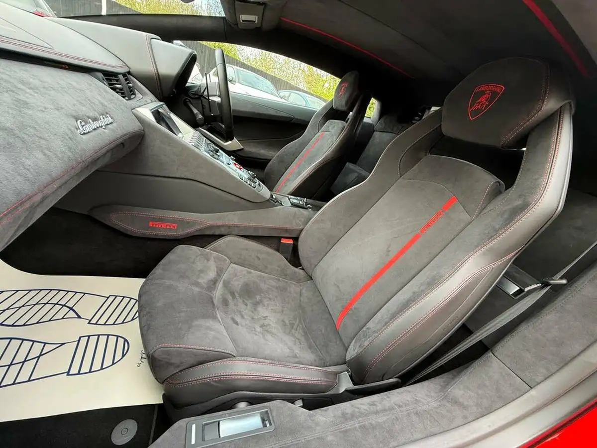 2015-lamborghini-aventador-65-lp-700-4-coupe-big-2