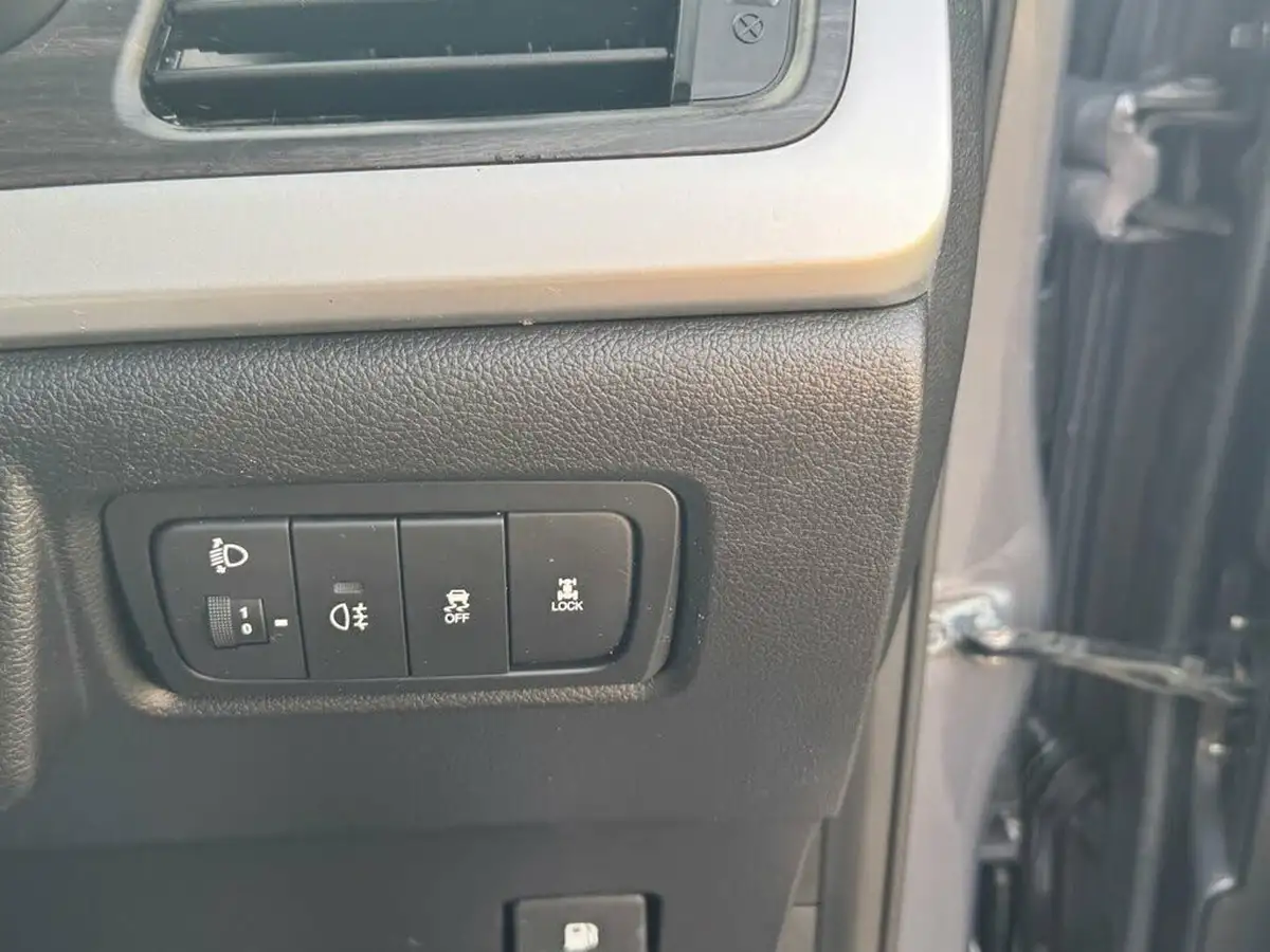 2015-kgm-ssangyong-korando-20td-se4-big-38