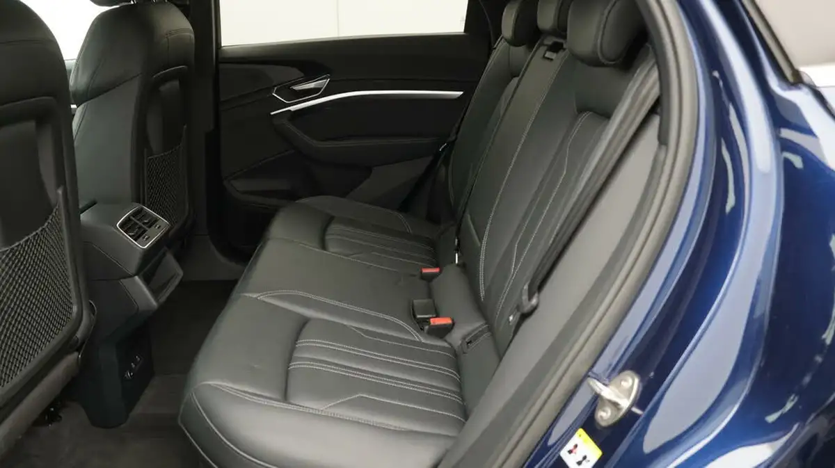 2021-audi-e-tron-55e-s-line-sportback-big-16