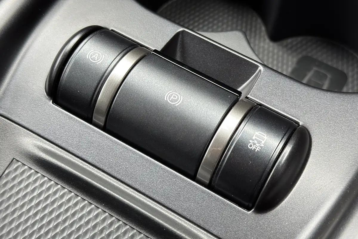 2024-byd-dolphin-e-design-big-42