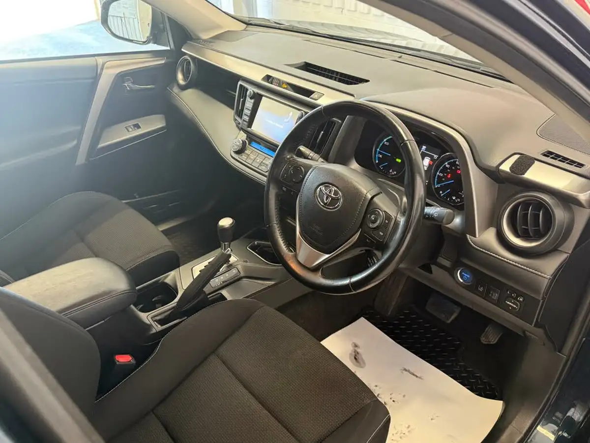 2018-toyota-rav4-25-vvt-i-icon-tech-big-14