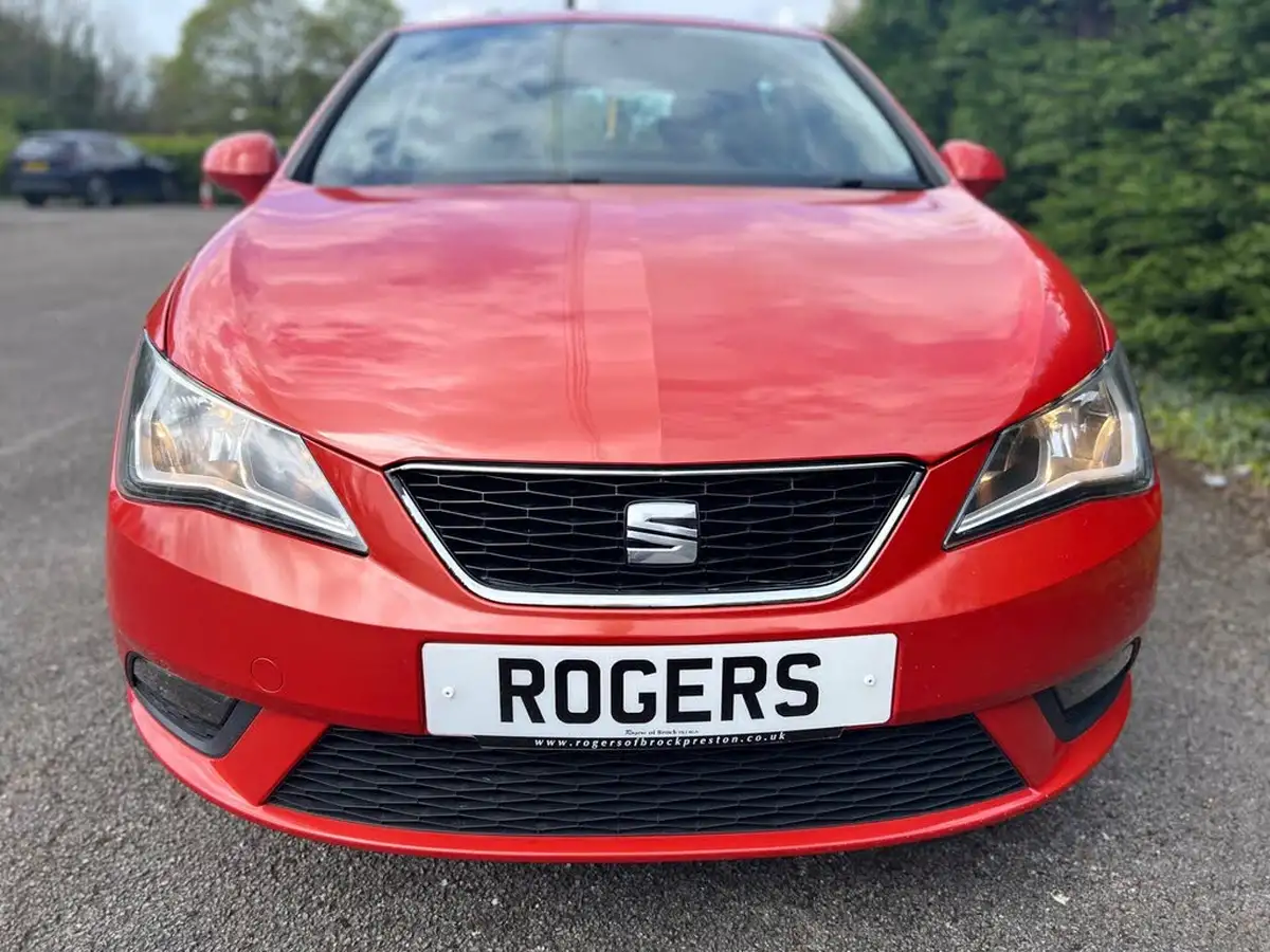 2016-seat-ibiza-10-vista-hatchback-5d-big-2
