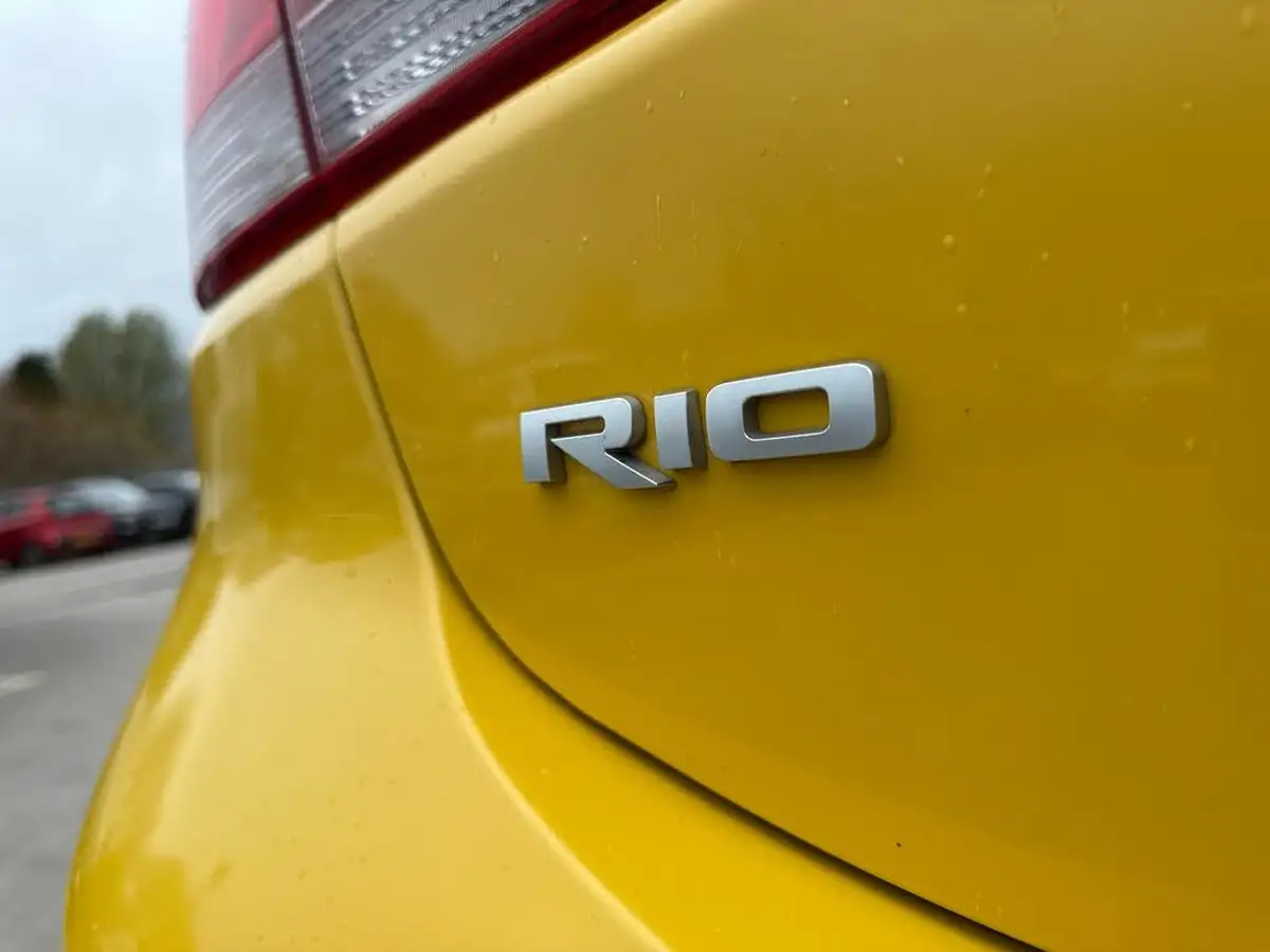 2023-kia-rio-12-dpi-1-big-23