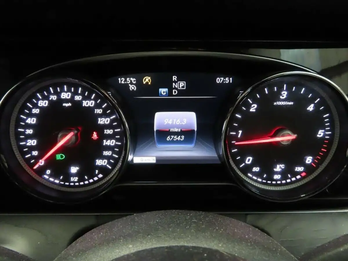 2018-mercedes-benz-e-class-20d-e220d-amg-line-ss-coupe-2d-big-12