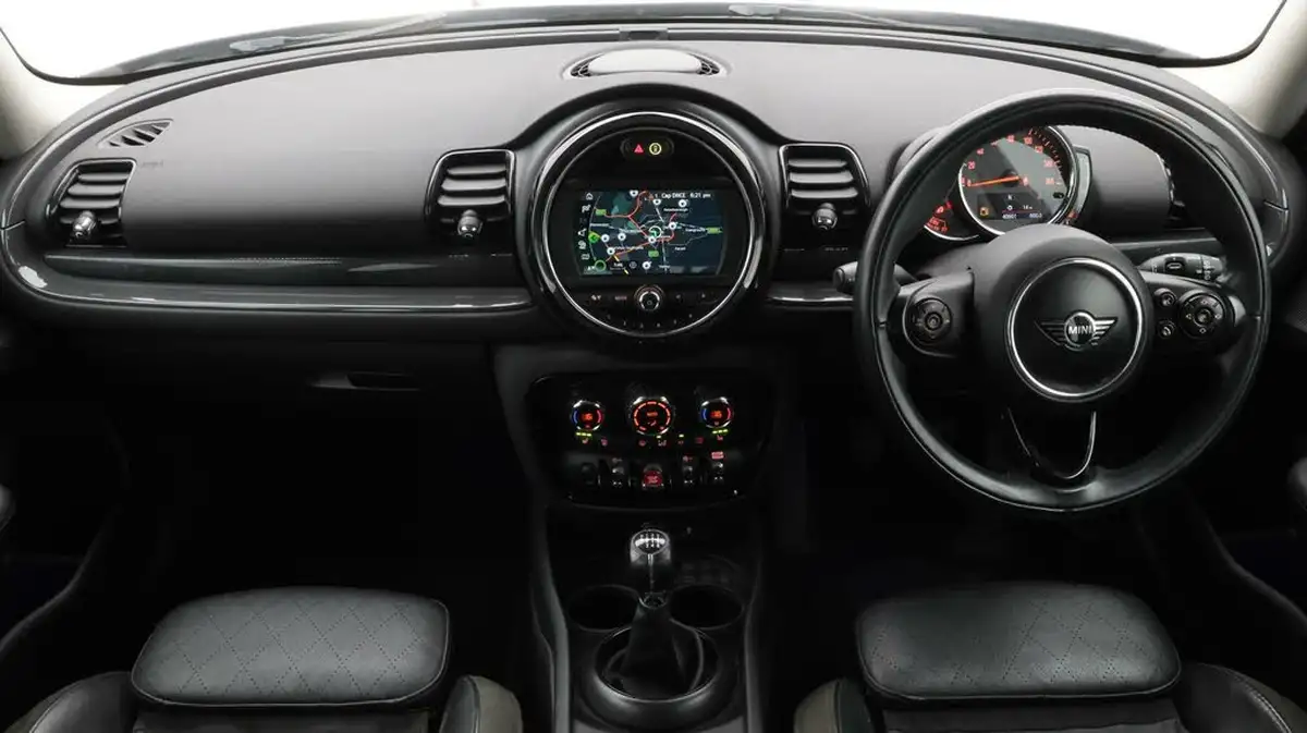 2018-mini-clubman-15-cooper-ss-big-12