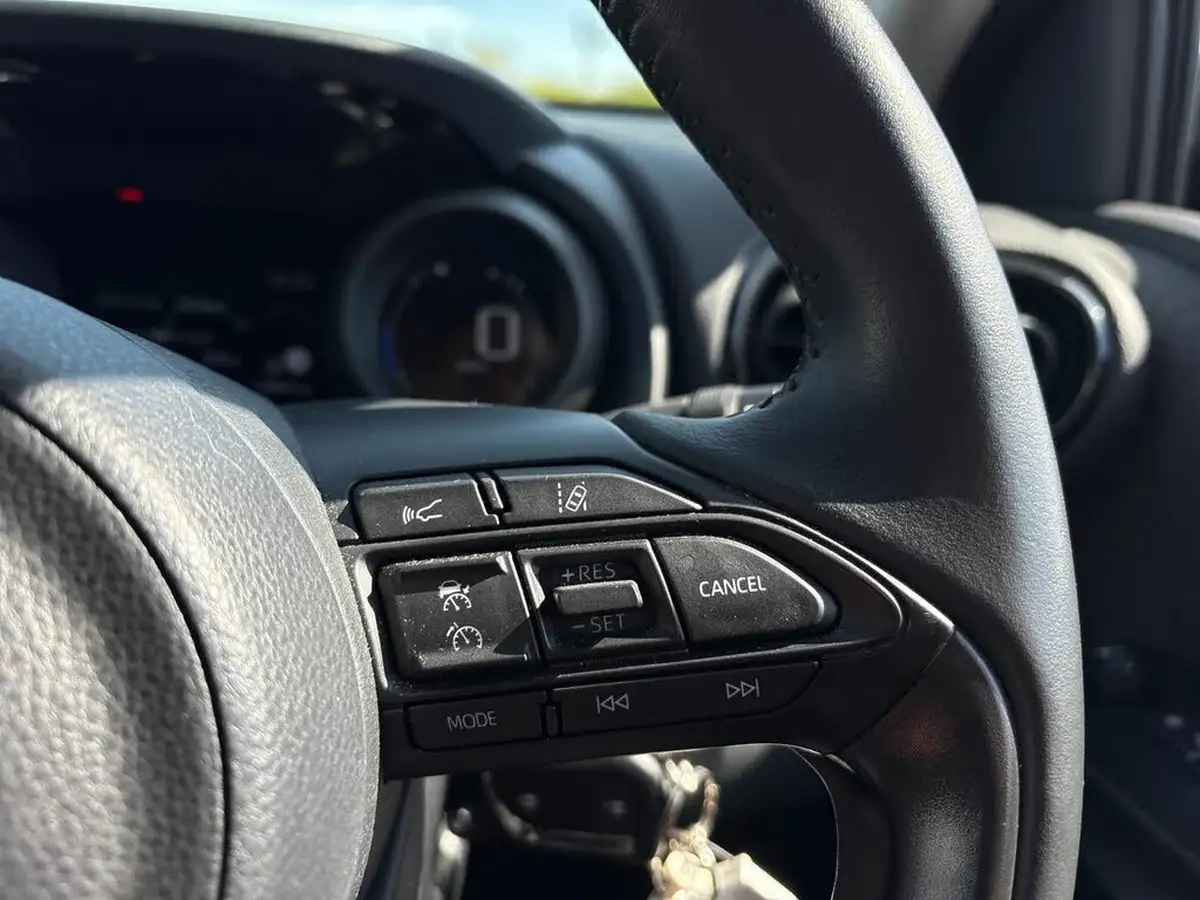 2021-toyota-yaris-15-vvt-i-design-big-20