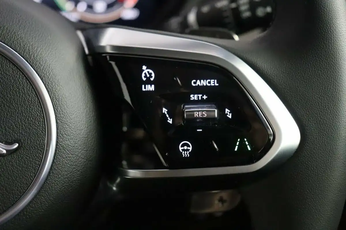 2024-jaguar-e-pace-15-p160-r-dynamic-s-big-28