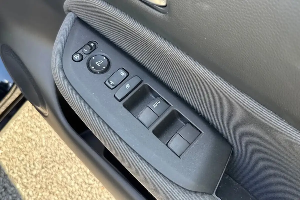 2023-honda-jazz-15-i-mmd-elegance-big-21