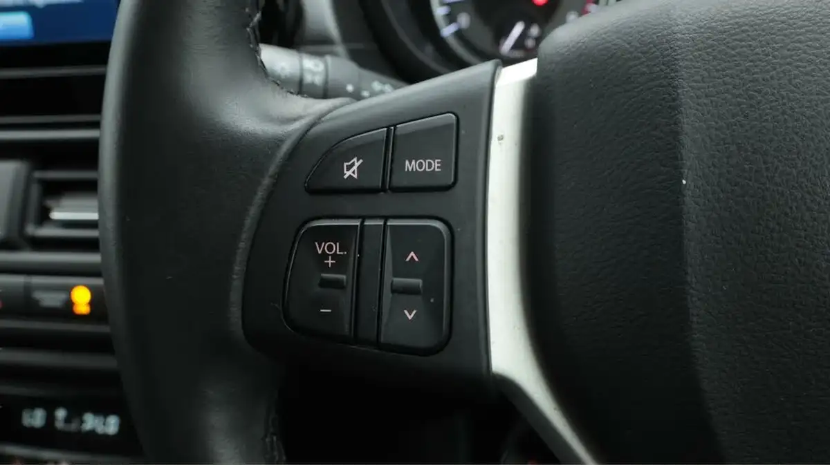 2023-suzuki-s-cross-14-boosterjet-motion-big-25