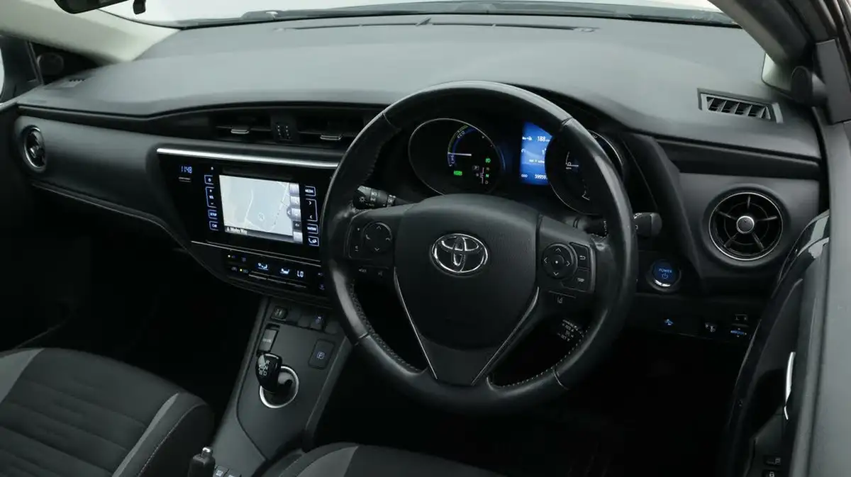 2018-toyota-auris-18-vvt-i-hsd-icon-tech-hatchback-big-9