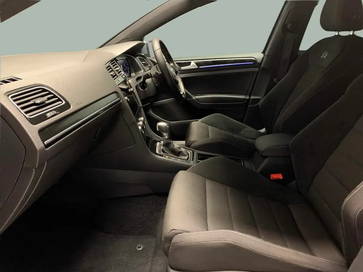 2020-volkswagen-golf-20-tsi-r-300ps-hatchback-5d-big-2