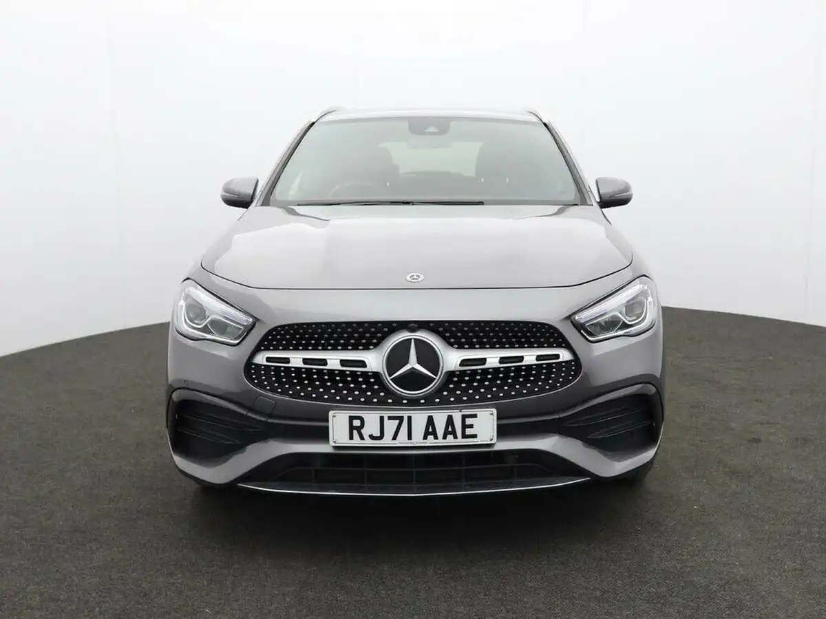 2021-mercedes-benz-gla-class-big-1