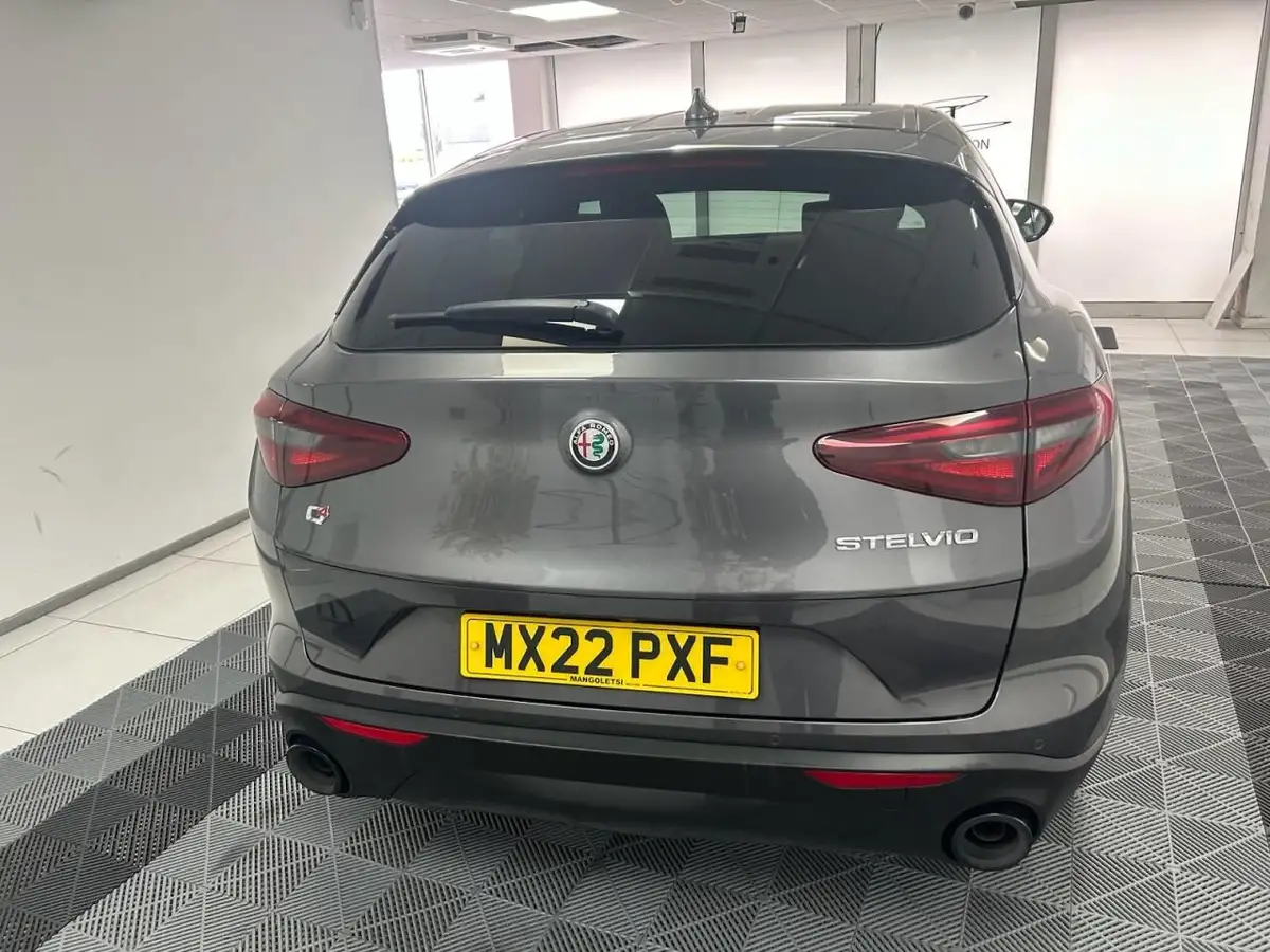 2022-alfa-romeo-stelvio-20-sprint-197bhp-big-10