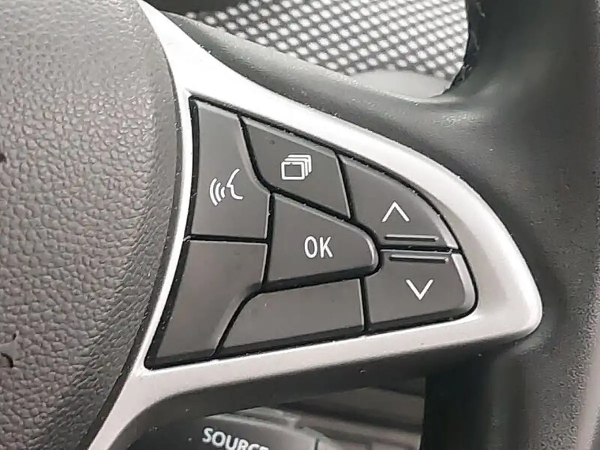 2023-dacia-sandero-10-tce-expression-100bhp-bi-fuel-big-13
