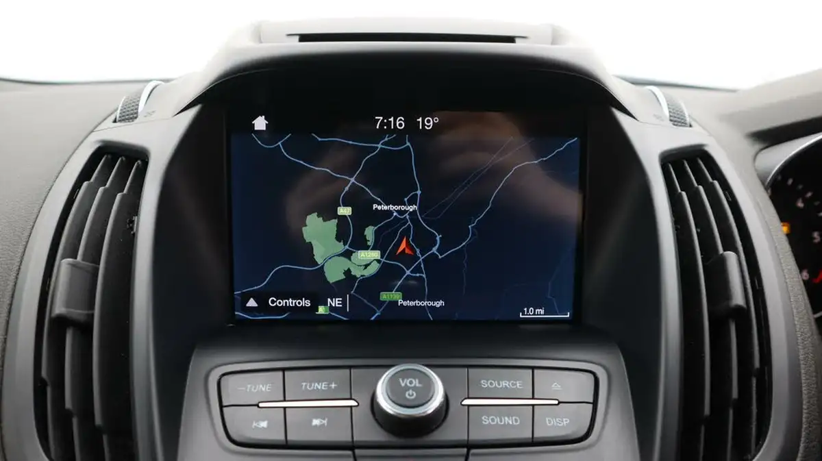 2019-ford-kuga-15tdci-st-line-ss-big-11