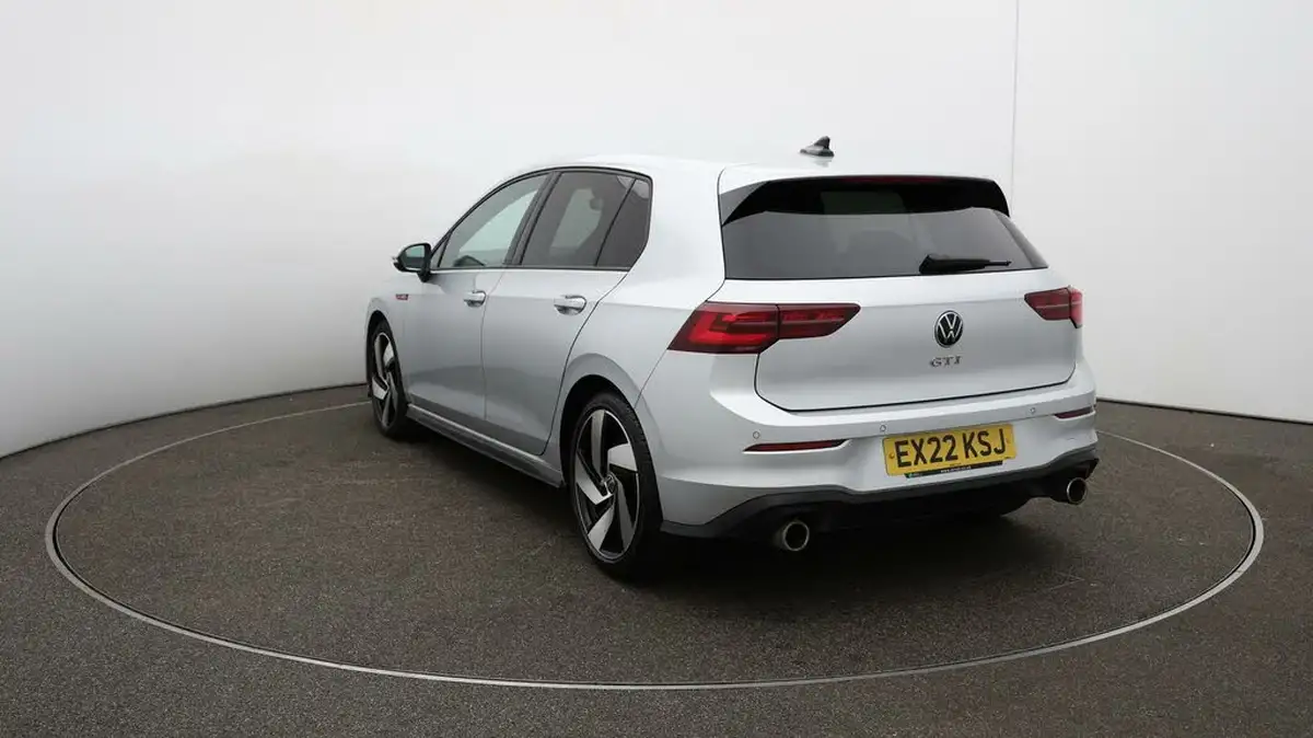 2022-volkswagen-golf-20-tsi-gti-dsg-big-54