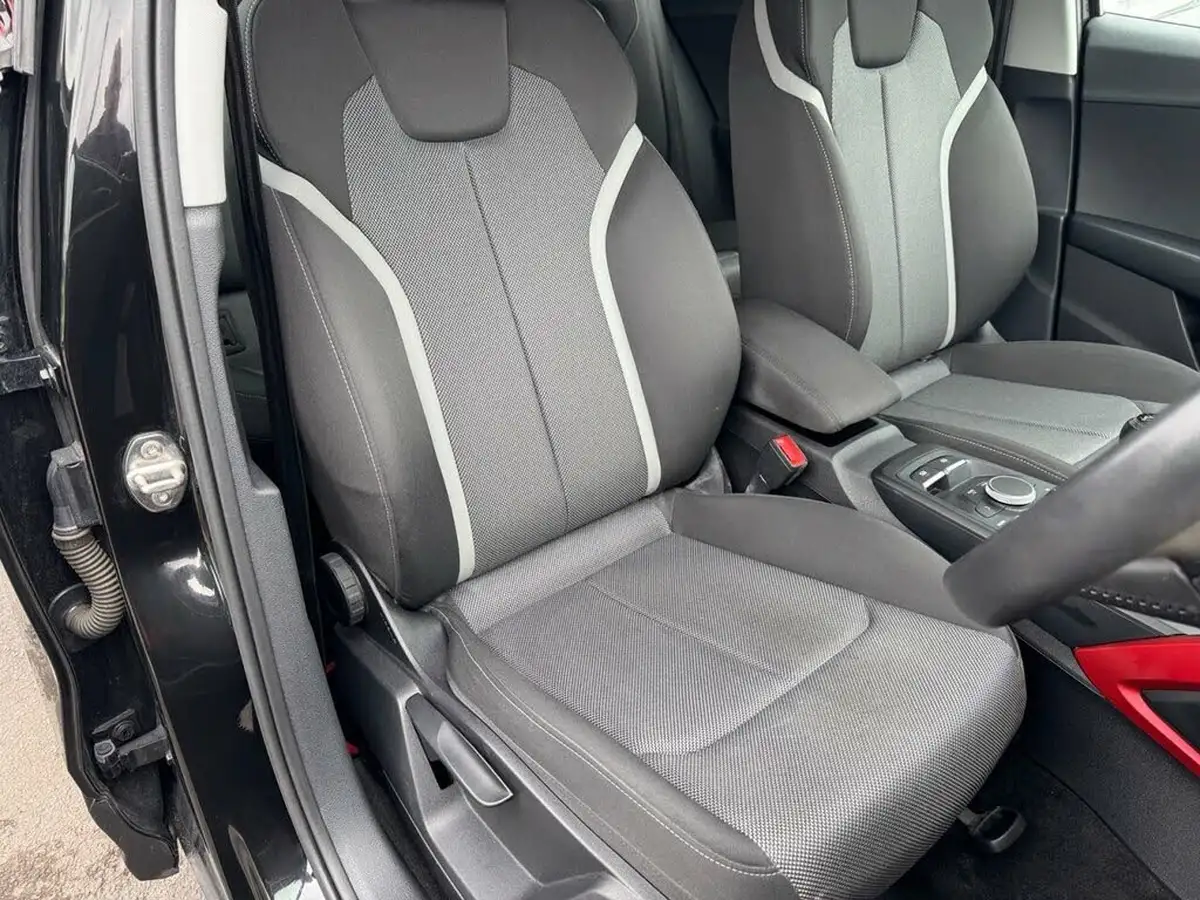 2019-audi-q2-10-30-tfsi-sport-big-25