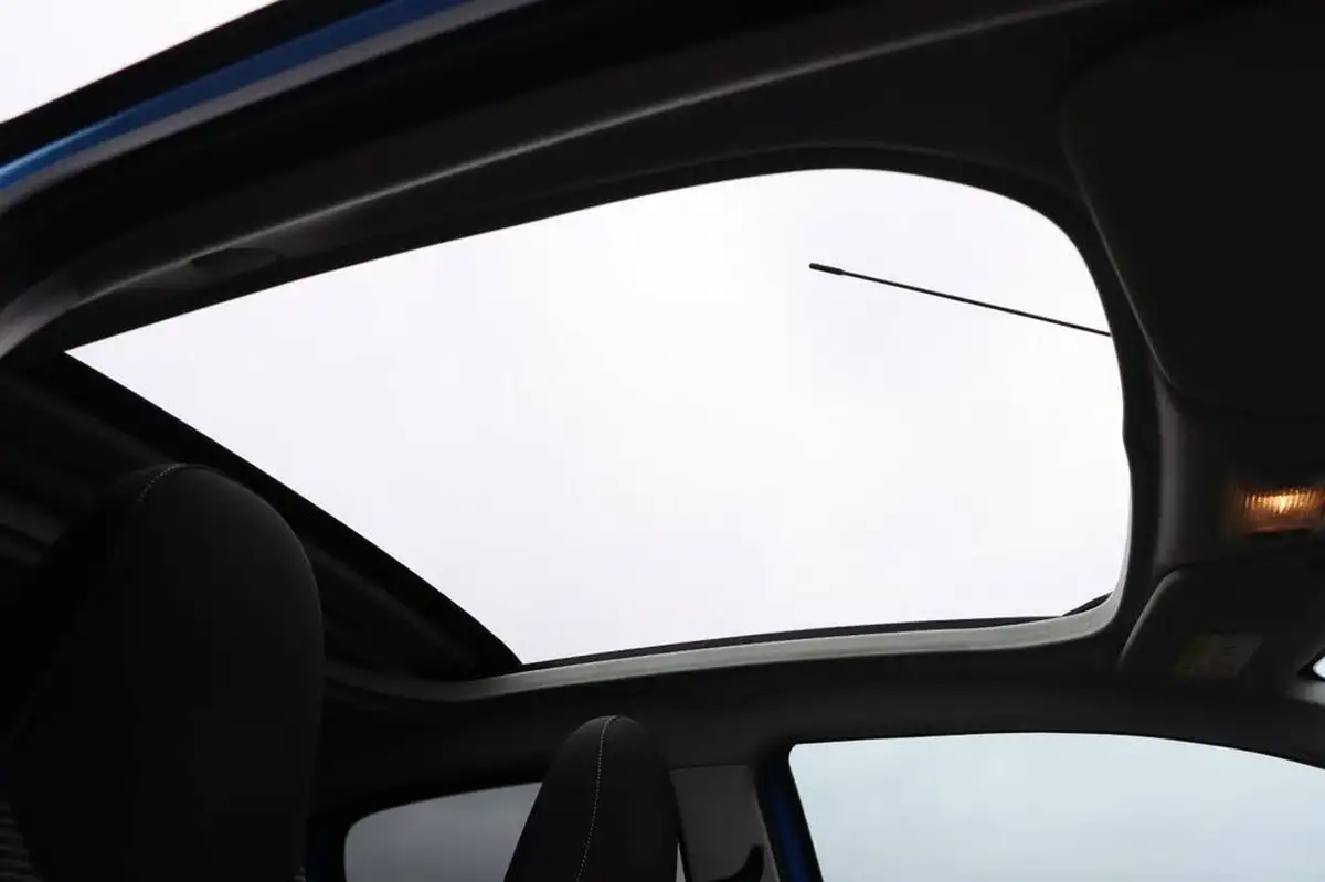 2016-peugeot-108-12-puretech-allure-top-5d-big-21