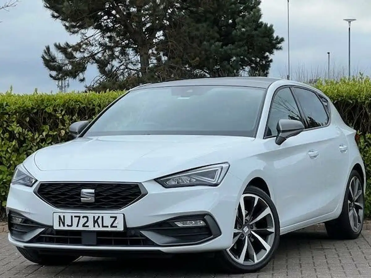 2022-seat-leon-big-0
