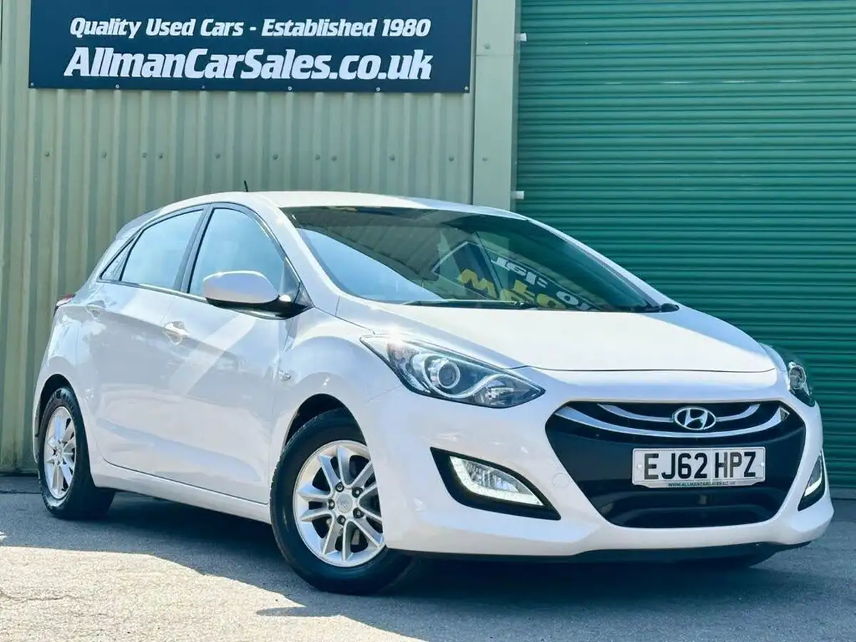 2012-hyundai-i30-16td-active-blue-drive-isg-big-0