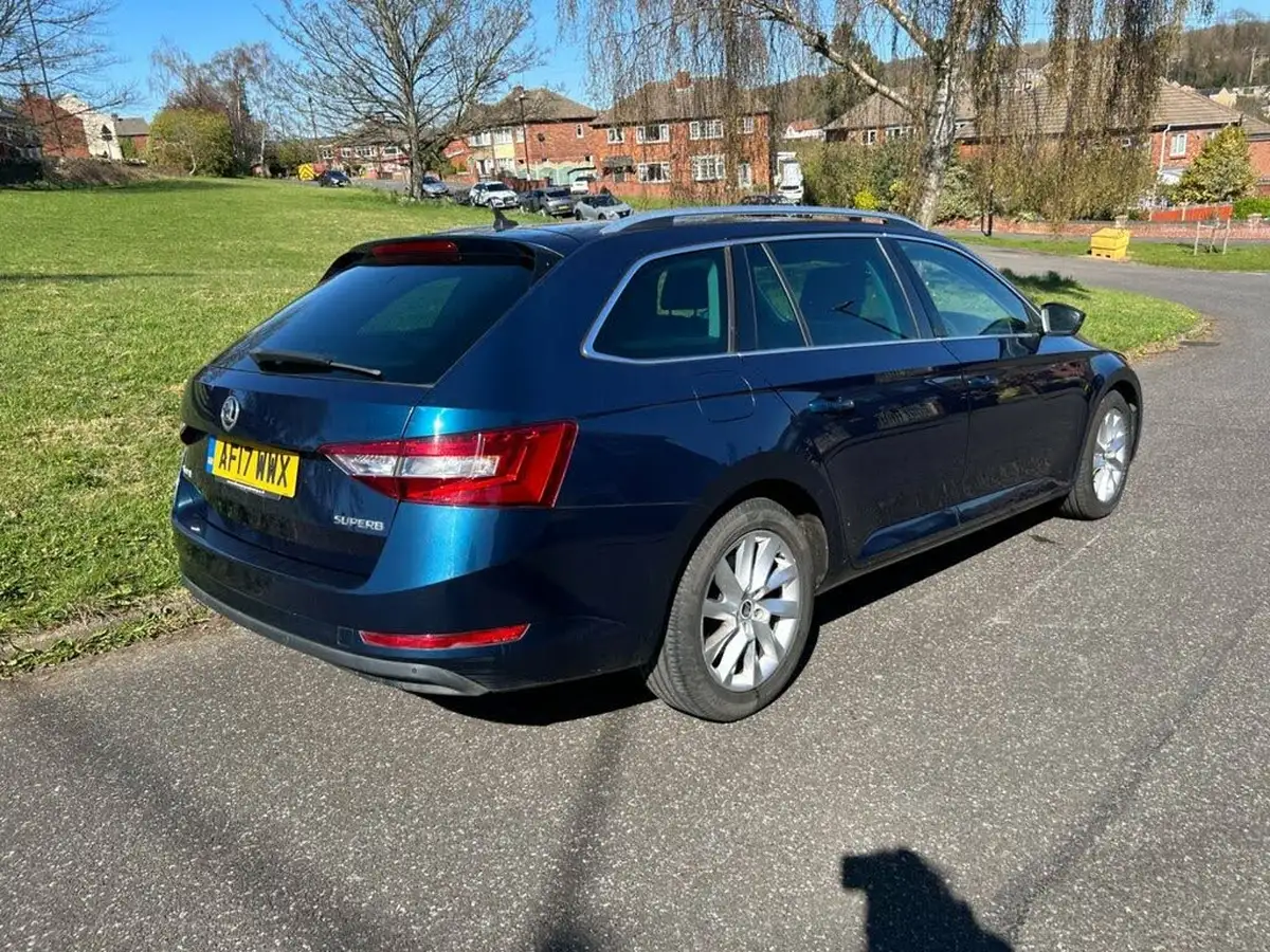 2017-skoda-superb-20tdi-se-business-estate-dsg-big-3