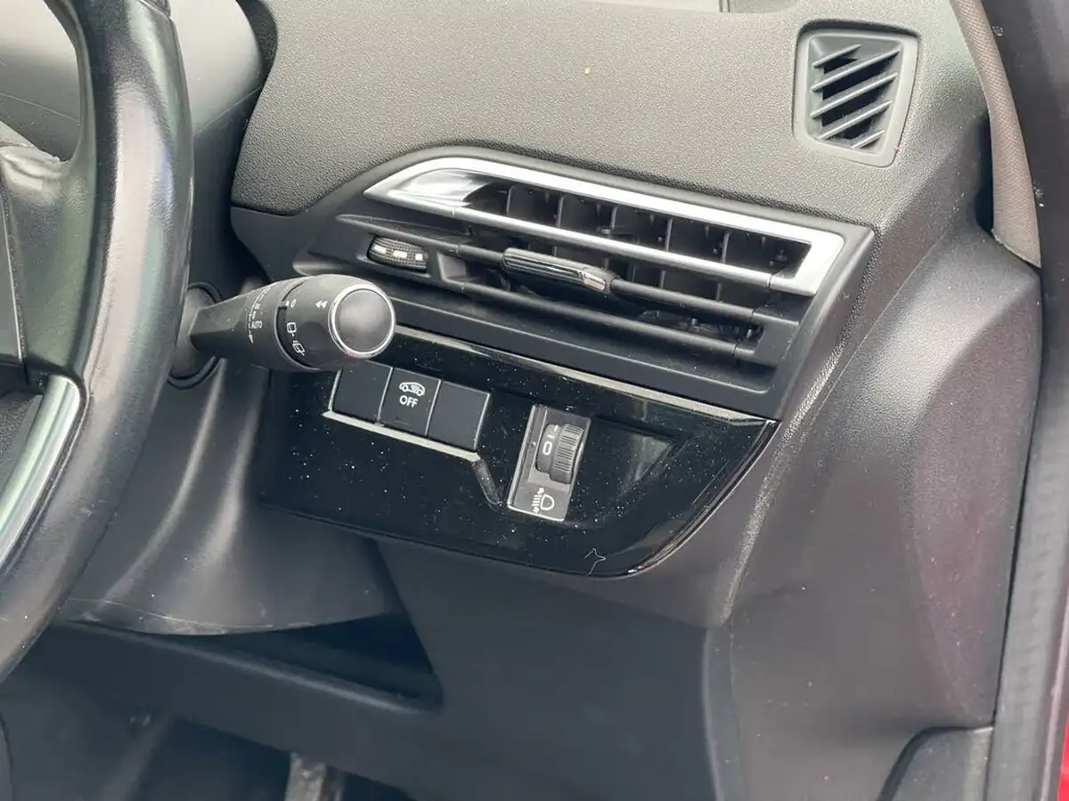 2017-citroen-grand-c4-picasso-16bluehdi-flair-big-14
