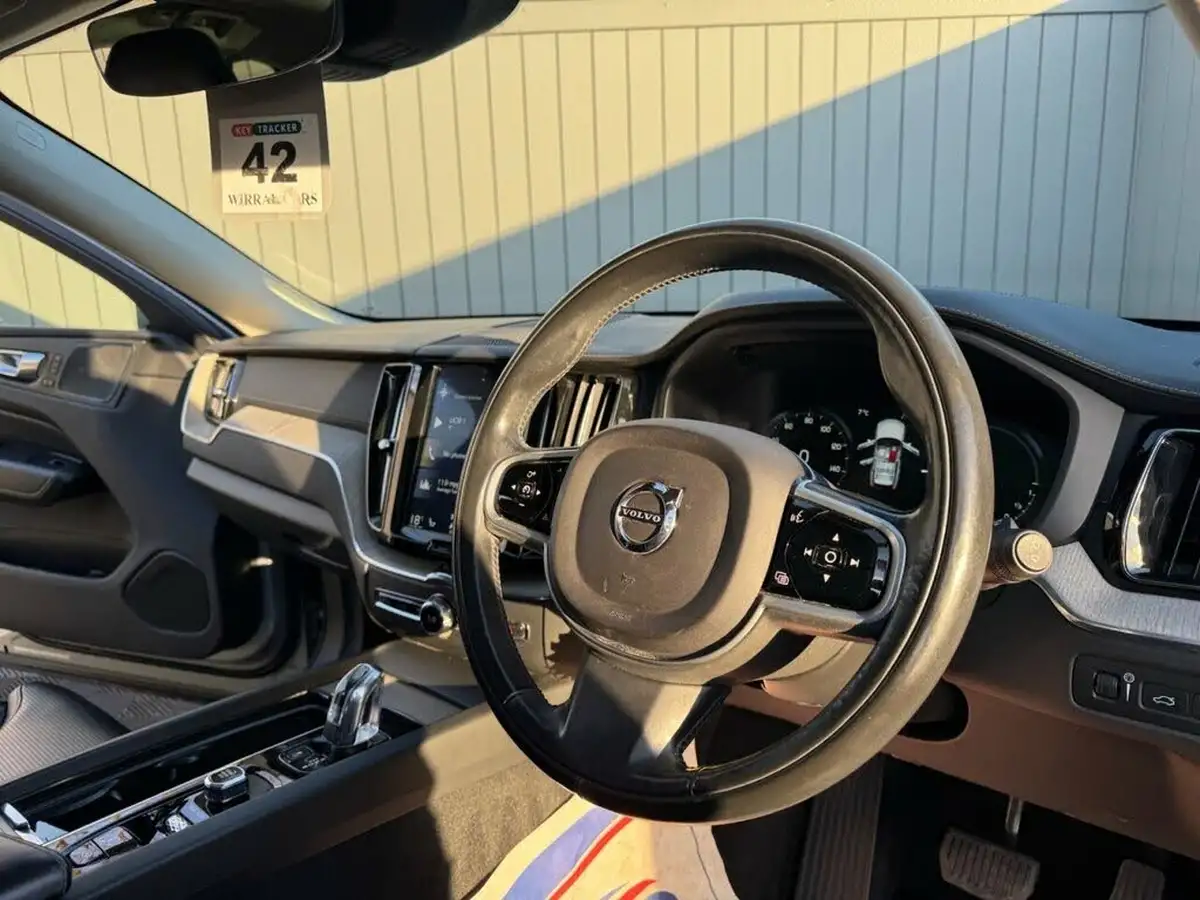 2018-volvo-xc60-20-t8-inscription-big-24