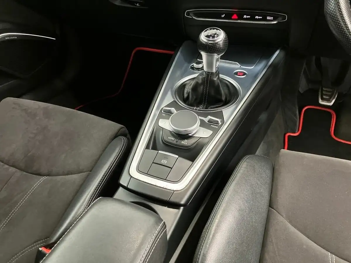 2016-audi-tt-coupe-20-tdi-s-line-big-16