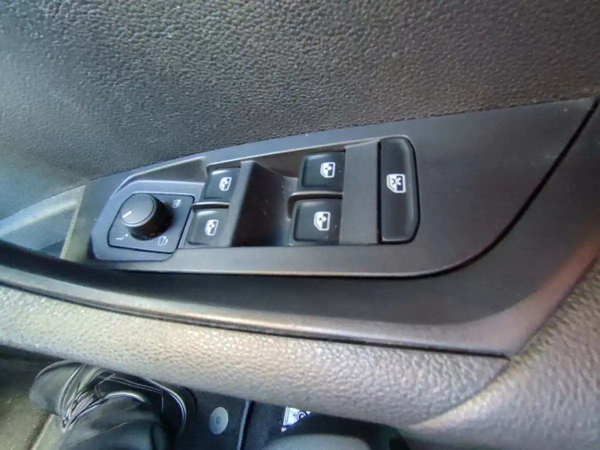 2023-skoda-karoq-15-tsi-se-drive-big-17